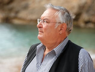 Porträt von Mathias Gnädinger.