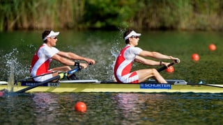 Simon Niepmann (links) und Lucas Tramèr kommen auf dem Rotsee eine Runde weiter. Simon Niepmann (links) und Lucas Tramèr kommen auf dem Rotsee eine Runde weiter.