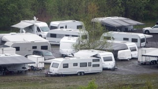 Wohnwagen auf einem Platz