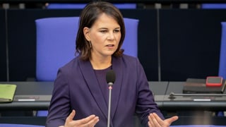 Annalena Baerbock spricht im deutschen Bundestag
