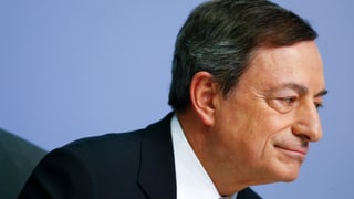 Mario Draghi mit verschmitztem Lächeln an der EZB-Medienkonferenz