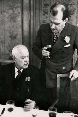 SP-Nationalrat Robert Grimm (links) zusammen mit dem Zürcher Rechtsanwalt Ernst Imfeld. SP-Nationalrat Robert Grimm (links) zusammen mit dem Zürcher Rechtsanwalt Ernst Imfeld.