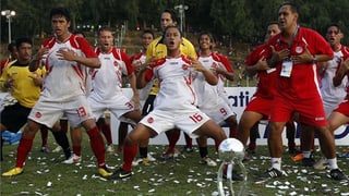 Tahitis Fussball-Helden nach dem Gewinn der Ozeanien-Meisterschaft.
