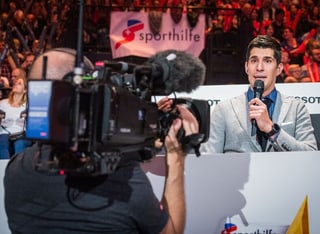  Franco Marvulli spricht in ein Mikrofon.