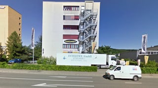 Das Industriegebäude in Embrach, in dem die Moschee untergebracht ist.