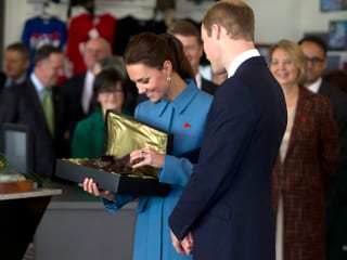 William und Kate erhalten ein Geschenk für ihren Sohn, Prinz George.