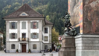Rathaus und Telldenkmal in Altdorf 