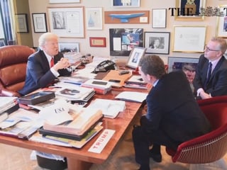 Donald Trump während des Interviews in seinem Büro mit Journalisten der «Bild»-Zeitung und der «Times». 