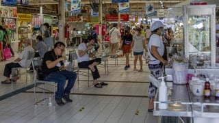 Menschen in einem Markt