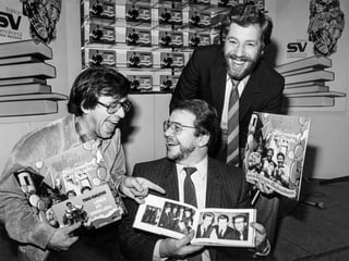 Trio Eugster präsentiert Schallplatten udn Fotos. Trio Eugster präsentiert Schallplatten udn Fotos.