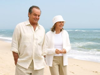 Mann und Frau am Strand.