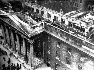 Das teilweise zerstörte Hauptpostamt in Dublin.