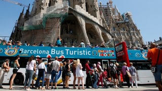 Nicht abreissende Touristenflut: Die Attraktionen Barcelonas locken Abertausende an. Nicht abreissende Touristenflut: Die Attraktionen Barcelonas locken Abertausende an.