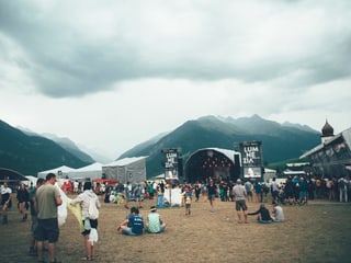 Festivalbesucher und Openair Gelände
