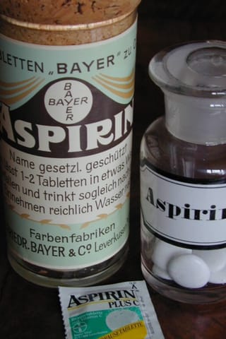 Aufnahme alter und neuer Medikamentenverpackungen. Aufnahme alter und neuer Medikamentenverpackungen.