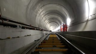 Arbeiter im neuen Tunnel
