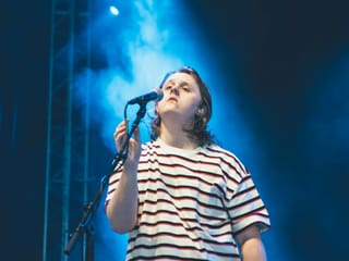 Lewis Capaldi auf der Bühne