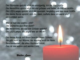 rote Kerze brennt im Hintergrund.