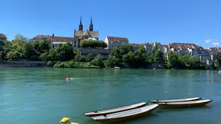 Blick auf den Rhein und das Münster bei wolkenlosen Verhältnissen. Blick auf den Rhein und das Münster bei wolkenlosen Verhältnissen.