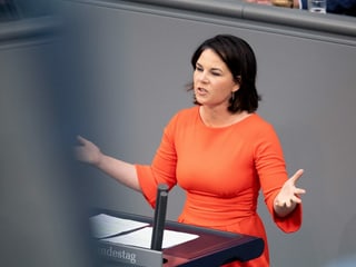 Annalena Baerbock spricht im Bundestag