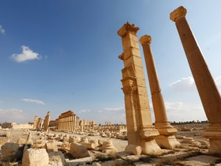 Einzelne Säulen und Trümmer in Palmyra.