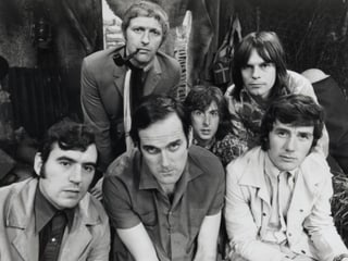 John Cleese mit der Komikertruppe «Monty Python»