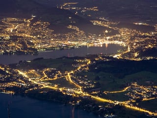 Luzern in der Nacht von oben (Fotografiert vom Rigi)