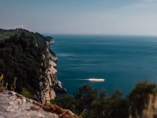 Die ligurische Küste von einer Bucht. Die ligurische Küste von einer Bucht.