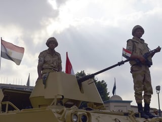 Soldaten auf einem Panzer