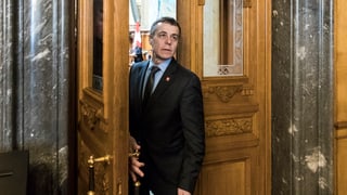 Der Aussenminister will in die Türkei reisen. Der Aussenminister will in die Türkei reisen.