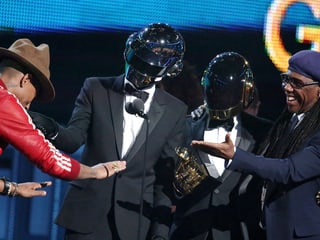 Daft Punk gewannen ganze 3 Grammys: «Record Of The Year», «Best Pop Duo/Group Performance» und «Best Dance/Electronic Album»