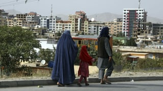 Familie auf den Strassen Kabuls.