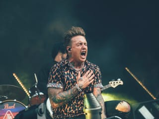 Papa Roach-Frontmann Jacoby Shaddix voll im Element.