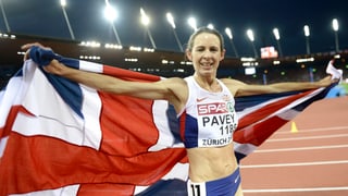 Jo Pavey freut sich über ihren EM-Titel über 10'000 m.