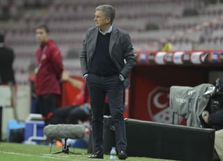 Serbiens Coach Ljubisa Tumbakovic. Serbiens Coach Ljubisa Tumbakovic.