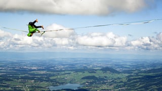  Slacklinen zwischen den Churfirsten in 360°  