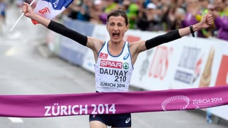 Christelle Daunay freut sich beim Zieleinlauf über den Europameister-Titel