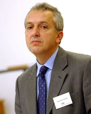Porträt von ETH-Professor Domenico Giardini von 2004.