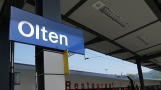 Tafel im Bahnhof Olten. Tafel im Bahnhof Olten.