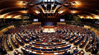 Der Saal des Europarates, fotografiert in einer Totalen.