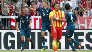 Philipp Lahm freut sich über seinen Treffer zum 1:0.