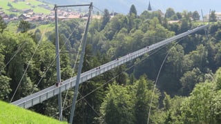  Die Panoramabrücke in Sigriswil überspannt die Gummischlucht.