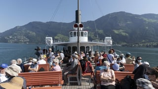 Aussendeck des Dampfschiffs Uri auf dem Vierwaldstättersee.