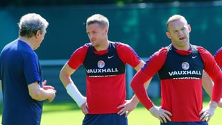 Trainer Hodgson, Vardy und Rooney im Training.