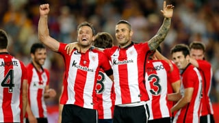 Die Bilbao-Spieler lassen sich nach dem Gewinn des Supercups feiern.