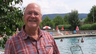 Ueli Jenzer im Schwimmbad von Grosshöchstetten