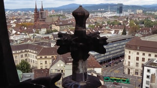 Kreuz der Elisabethenkirche über Basel