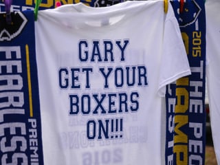 «Gary get your boxers on!» steht auf einem Shirt geschrieben. 