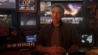 George Clooney vor vielen Bildschirmen
