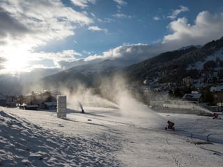 Schneekanone im Einsatz.